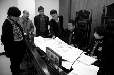 农民劳模造林近两万亩被政府强占　起诉国土部财政部