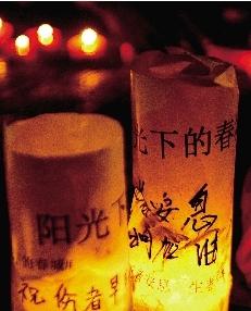 市民悼念昆明暴恐案遇难者：愿天堂再无暴力